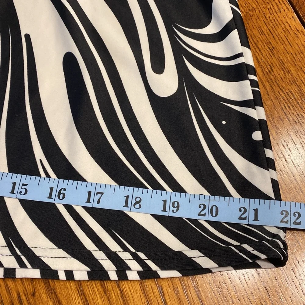 Zero Posur Swimwear Black White Tankini Swim Top Size 16